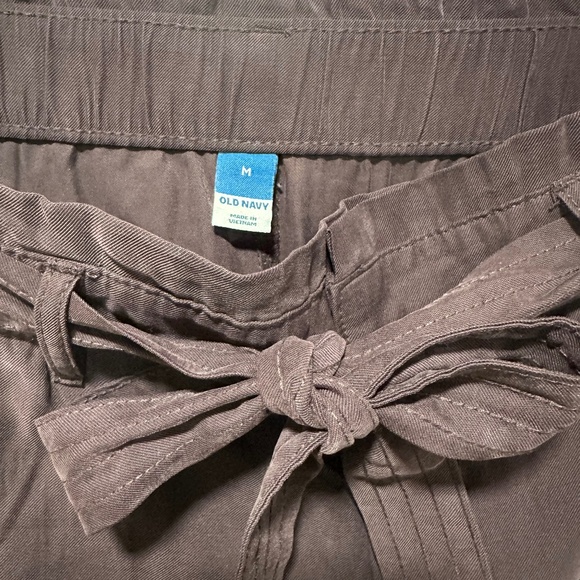 Old navy paper bag pants - Picture 6 of 7